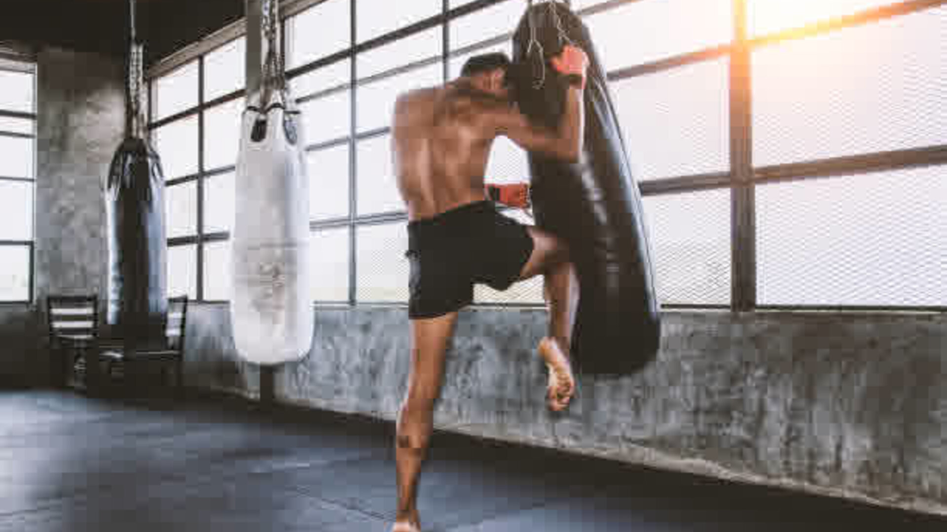 Trening kickboxingu – intensywny trening z trenerem